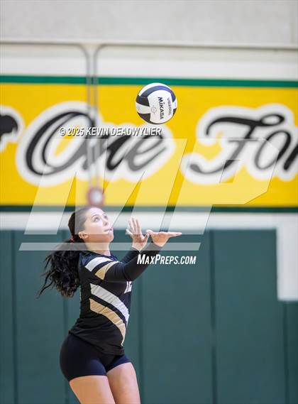Thumbnail 1 in Calabasas @ Moorpark photogallery.