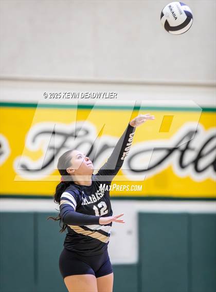 Thumbnail 1 in Calabasas @ Moorpark photogallery.