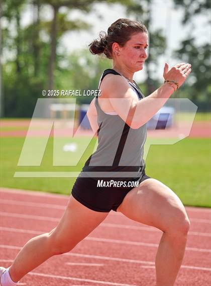 Thumbnail 3 in Northland Christian Relays (200M) photogallery.