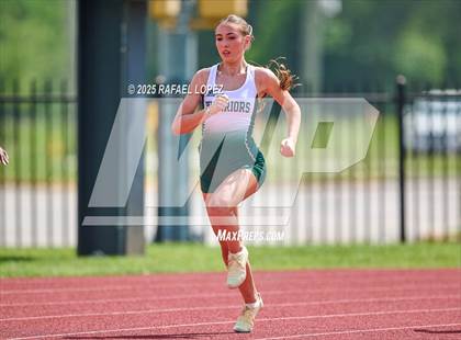 Thumbnail 1 in Northland Christian Relays (200M) photogallery.