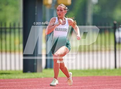 Thumbnail 2 in Northland Christian Relays (200M) photogallery.