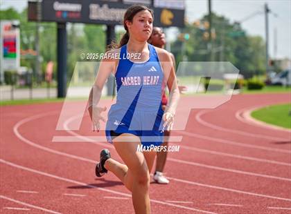 Thumbnail 2 in Northland Christian Relays (200M) photogallery.