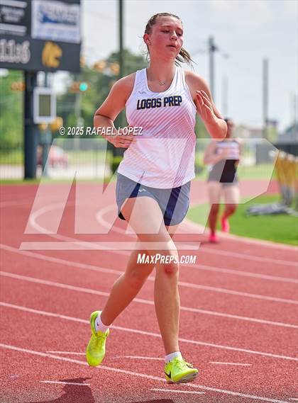 Thumbnail 2 in Northland Christian Relays (200M) photogallery.