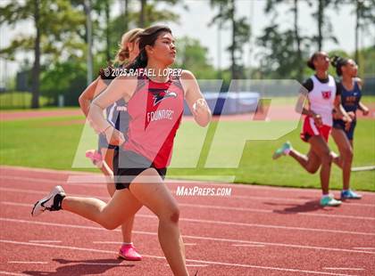 Thumbnail 1 in Northland Christian Relays (200M) photogallery.