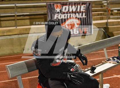Thumbnail 2 in Bowie vs. Spring (UIL 6A Area Playoff) photogallery.