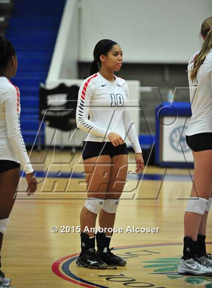 Thumbnail 3 in Reagan vs Lamar (34th Annual Houston ISD Varsity Volleyball Tournament) photogallery.