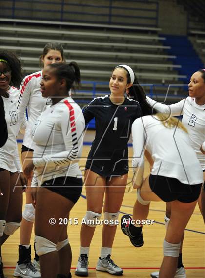 Thumbnail 3 in Reagan vs Lamar (34th Annual Houston ISD Varsity Volleyball Tournament) photogallery.