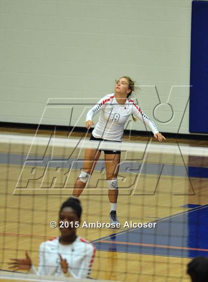 Thumbnail 3 in Reagan vs Lamar (34th Annual Houston ISD Varsity Volleyball Tournament) photogallery.