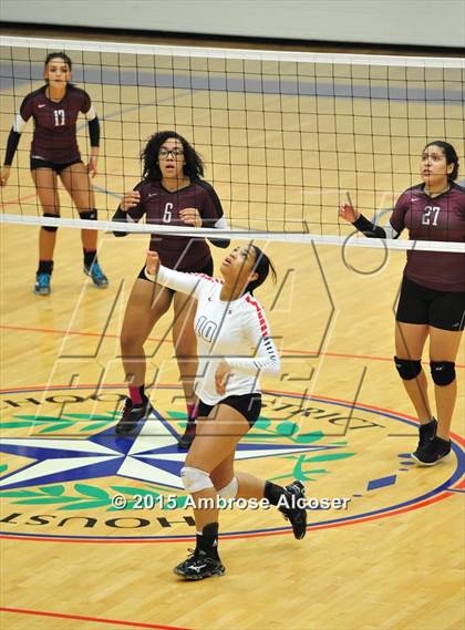 Thumbnail 3 in Reagan vs Lamar (34th Annual Houston ISD Varsity Volleyball Tournament) photogallery.