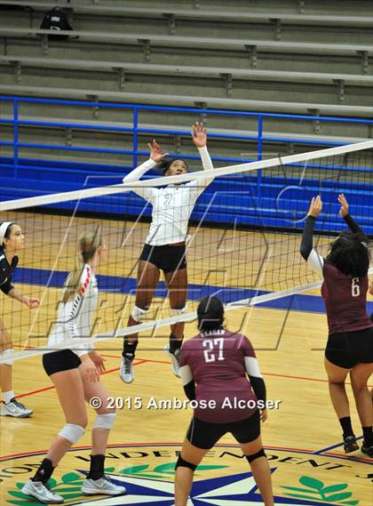 Thumbnail 2 in Reagan vs Lamar (34th Annual Houston ISD Varsity Volleyball Tournament) photogallery.