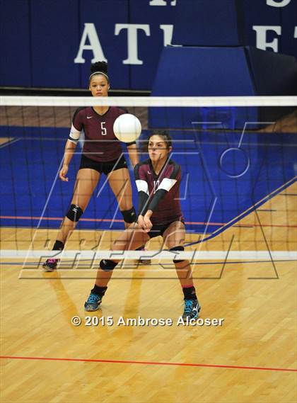 Thumbnail 2 in Reagan vs Lamar (34th Annual Houston ISD Varsity Volleyball Tournament) photogallery.