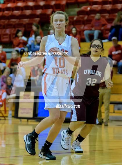 Thumbnail 3 in FR: Uvalde @ Fredericksburg photogallery.