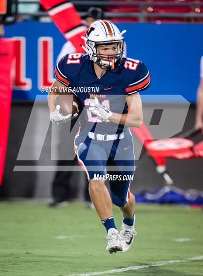 Thumbnail 3 in Lone Star @ Wakeland photogallery.