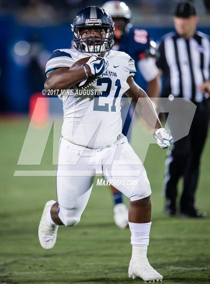Thumbnail 2 in Lone Star @ Wakeland photogallery.