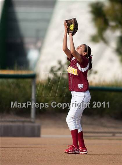 Thumbnail 3 in Charter Oak vs. La Serna photogallery.