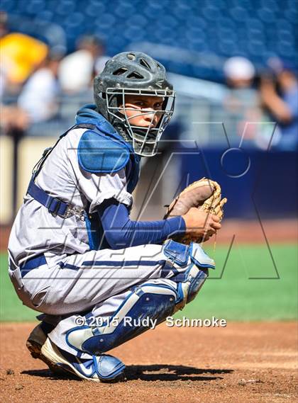 Thumbnail 2 in Bonita Vista vs. Mater Dei Catholic photogallery.
