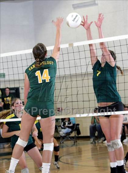 Thumbnail 2 in Castro Valley @ San Ramon Valley (CIF NCS D1 Playoffs) photogallery.
