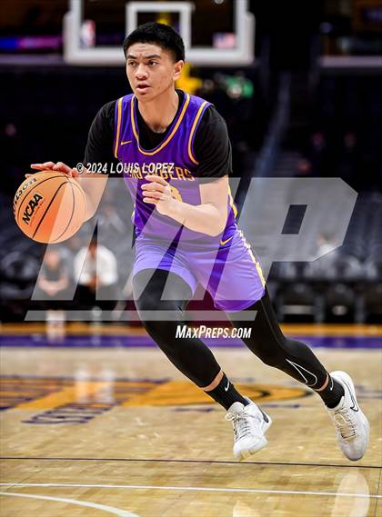 Thumbnail 2 in Bishop Gorman vs. Archbishop Riordan (Coastal Catholic Classic) photogallery.