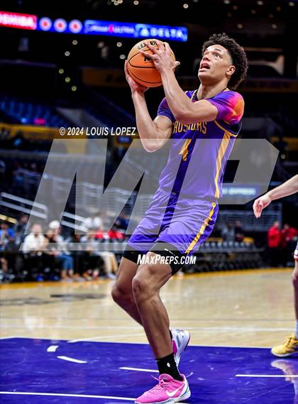 Thumbnail 1 in Bishop Gorman vs. Archbishop Riordan (Coastal Catholic Classic) photogallery.