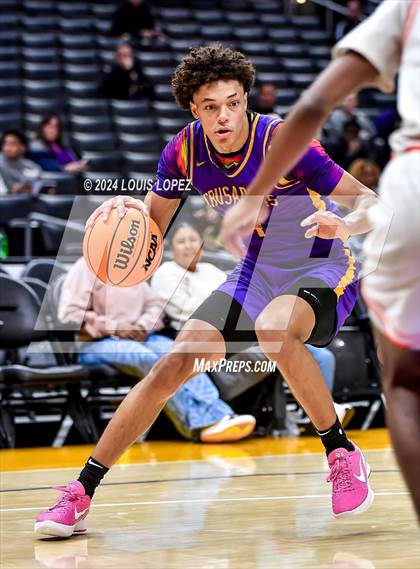 Thumbnail 2 in Bishop Gorman vs. Archbishop Riordan (Coastal Catholic Classic) photogallery.