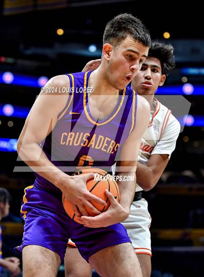Thumbnail 2 in Bishop Gorman vs. Archbishop Riordan (Coastal Catholic Classic) photogallery.