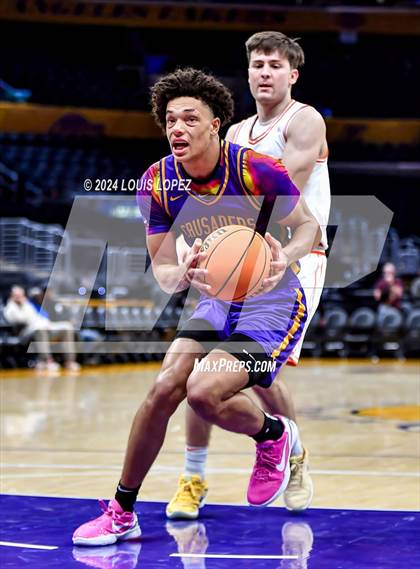 Thumbnail 2 in Bishop Gorman vs. Archbishop Riordan (Coastal Catholic Classic) photogallery.