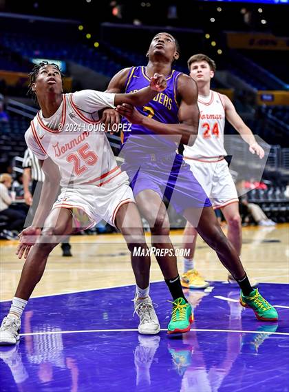 Thumbnail 3 in Bishop Gorman vs. Archbishop Riordan (Coastal Catholic Classic) photogallery.