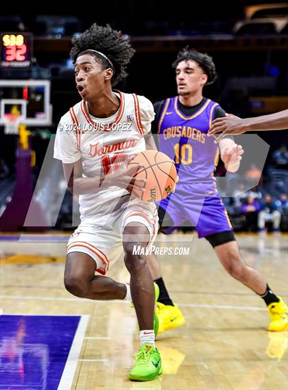 Thumbnail 3 in Bishop Gorman vs. Archbishop Riordan (Coastal Catholic Classic) photogallery.