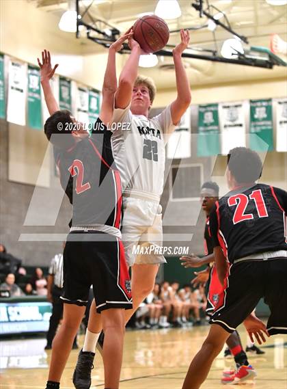 Thumbnail 2 in Bonita vs. Ayala photogallery.