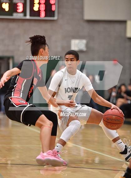 Thumbnail 3 in Bonita vs. Ayala photogallery.
