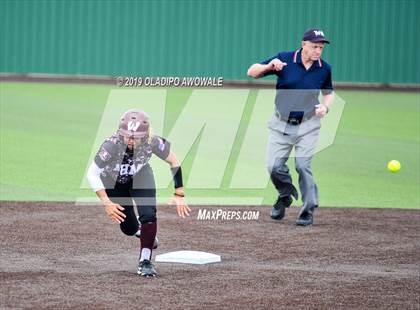 Thumbnail 2 in Temple vs. Wylie (UIL 6A Area Playoff) photogallery.