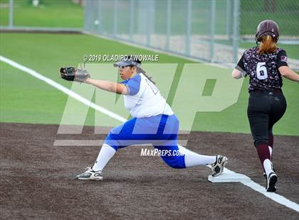 Thumbnail 3 in Temple vs. Wylie (UIL 6A Area Playoff) photogallery.