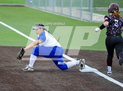 Thumbnail 2 in Temple vs. Wylie (UIL 6A Area Playoff) photogallery.