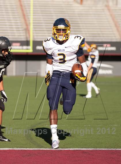 Thumbnail 2 in Colerain vs Elder (OHSAA Playoffs) photogallery.