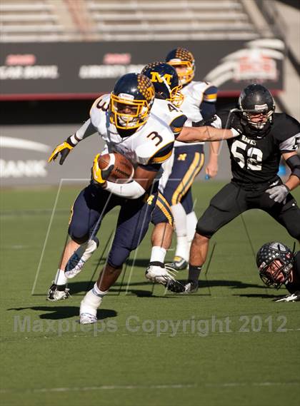 Thumbnail 3 in Colerain vs Elder (OHSAA Playoffs) photogallery.