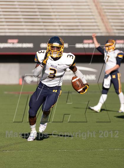 Thumbnail 2 in Colerain vs Elder (OHSAA Playoffs) photogallery.