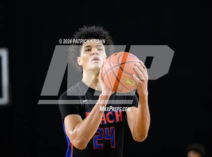 Thumbnail 3 in North Central vs. Rainier Beach (WIAA 3A Quarterfinals) photogallery.