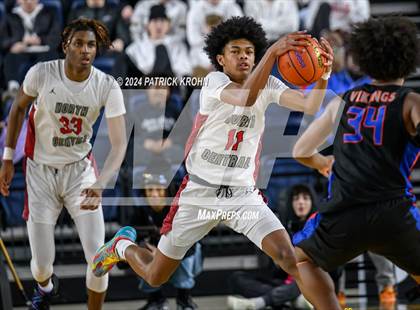 Thumbnail 2 in North Central vs. Rainier Beach (WIAA 3A Quarterfinals) photogallery.