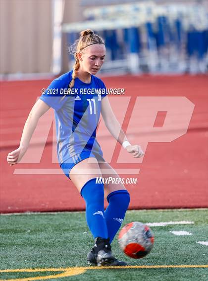 Thumbnail 2 in Denver East vs Broomfield (CHSAA 5A Playoffs Rd 1) photogallery.