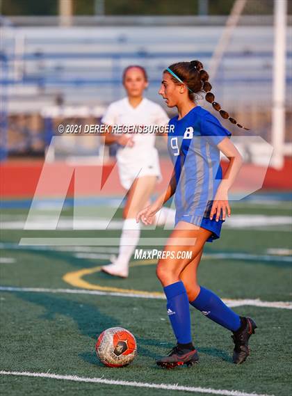 Thumbnail 2 in Denver East vs Broomfield (CHSAA 5A Playoffs Rd 1) photogallery.