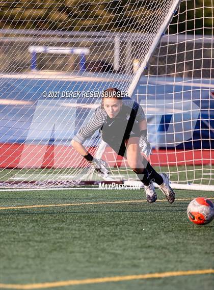 Thumbnail 3 in Denver East vs Broomfield (CHSAA 5A Playoffs Rd 1) photogallery.