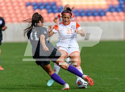 Thumbnail 3 in Skyridge vs. Riverton (UHSAA 6A Final) photogallery.