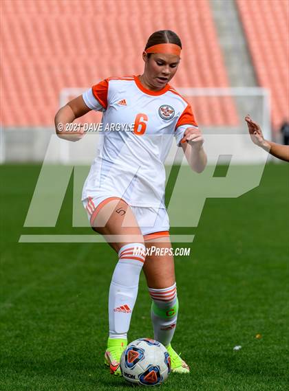 Thumbnail 1 in Skyridge vs. Riverton (UHSAA 6A Final) photogallery.