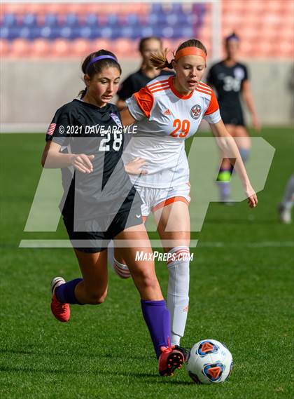 Thumbnail 3 in Skyridge vs. Riverton (UHSAA 6A Final) photogallery.