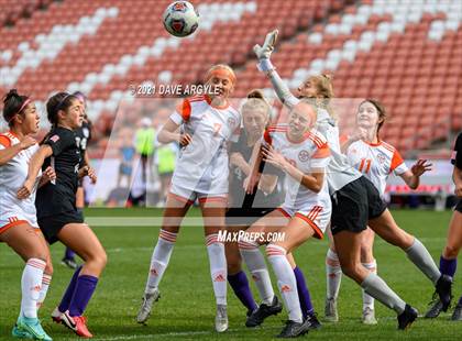 Thumbnail 2 in Skyridge vs. Riverton (UHSAA 6A Final) photogallery.