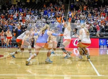 Thumbnail 2 in Grand Oaks vs. Cinco Ranch (UIL 6A Volleyball Final) photogallery.