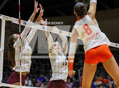 Thumbnail 3 in Grand Oaks vs. Cinco Ranch (UIL 6A Volleyball Final) photogallery.