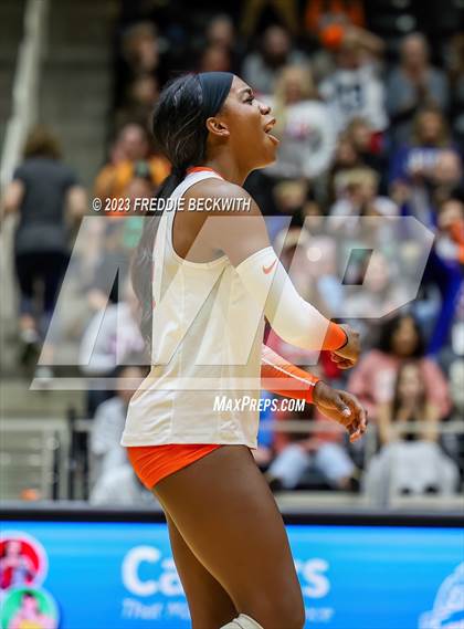 Thumbnail 1 in Grand Oaks vs. Cinco Ranch (UIL 6A Volleyball Final) photogallery.
