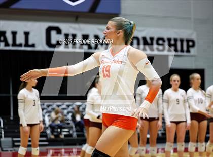 Thumbnail 1 in Grand Oaks vs. Cinco Ranch (UIL 6A Volleyball Final) photogallery.