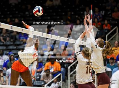 Thumbnail 3 in Grand Oaks vs. Cinco Ranch (UIL 6A Volleyball Final) photogallery.